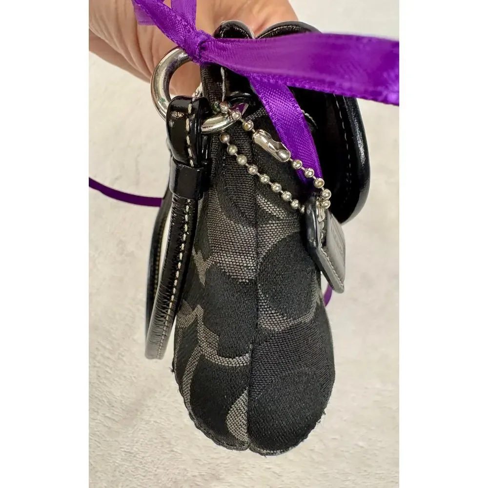 Vintage Y2K Coach Legacy Signature Turnlock Flap Wristlet in Black/Gray Jacquard